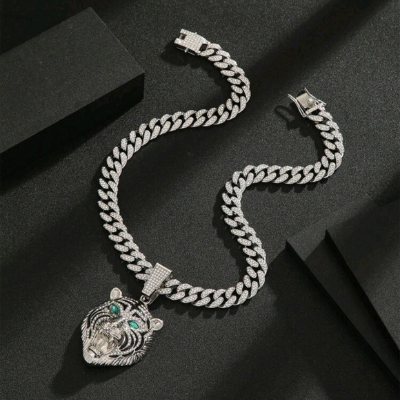 Iced Out Full Rhinestone Jumbo Tiger Head Pendant And Cuban Chain Necklace 20.5" - Picture 2 of 4